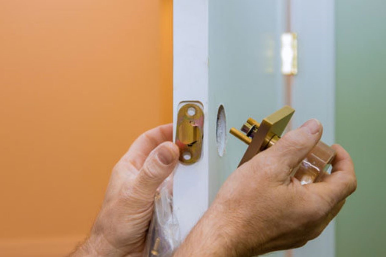 Ouverture de porte claquée